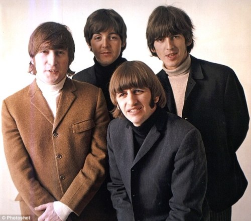 article-2442688-18764D7000000578-504_634x560